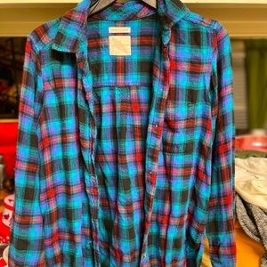 Size small American eagle flannel. Nice quality and barely used.